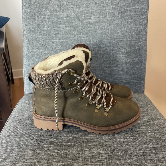 target hiking boots